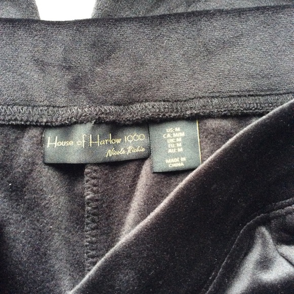 NWT House Of Harlow 1960 Velour Joggers - Picture 8 of 8